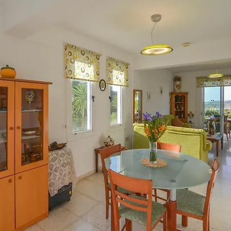 Citrus 2 Villa Goudhi